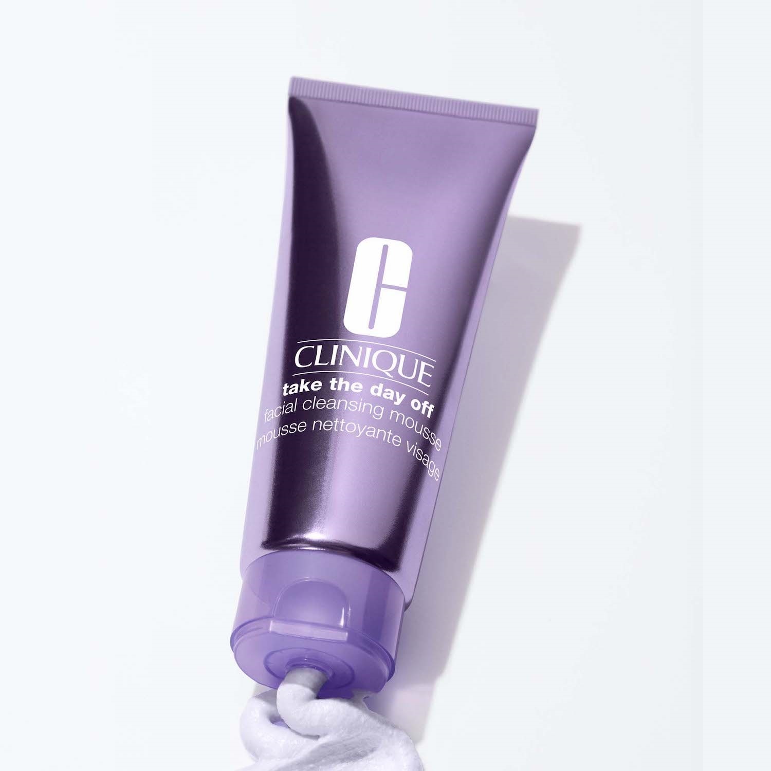 TAKE THE DAY OFF™ FACIAL CLEANSING MOUSSE (LIMPIADOR FACIAL EN MOUSSE)
